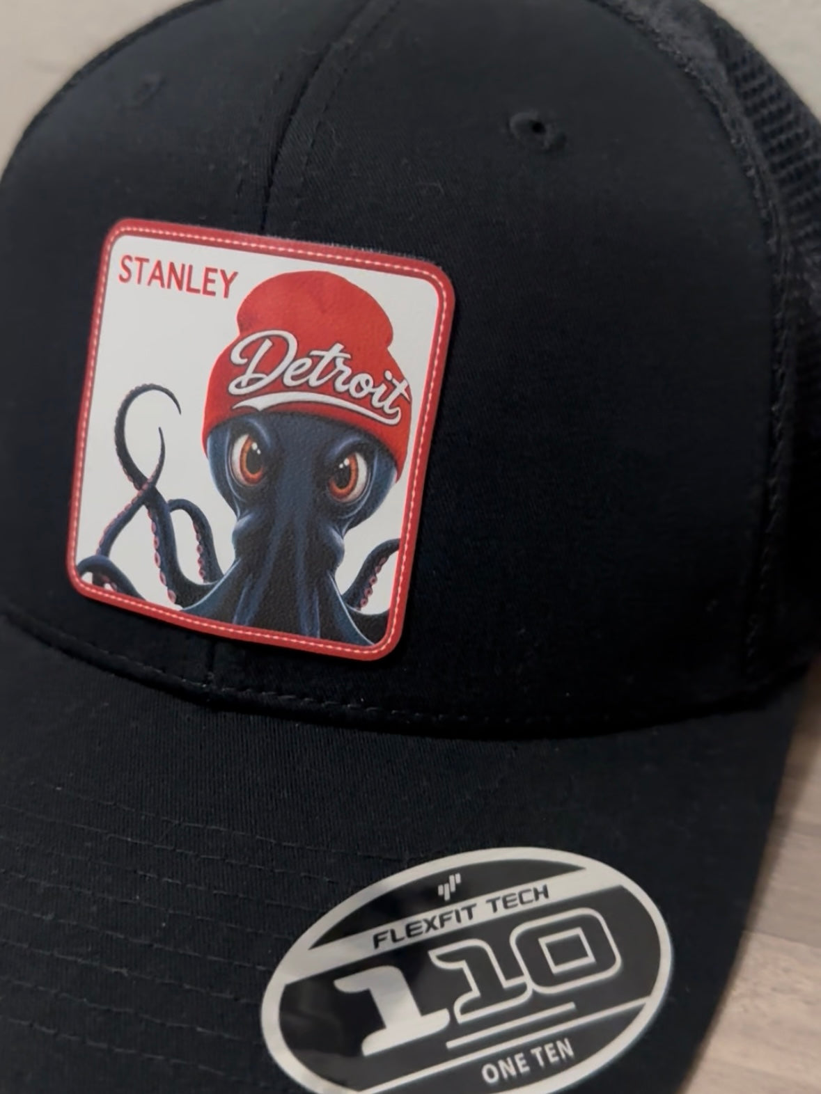 Stanley - The Octopus with Attitude Detroit Hockey - Flexfit Black Hat